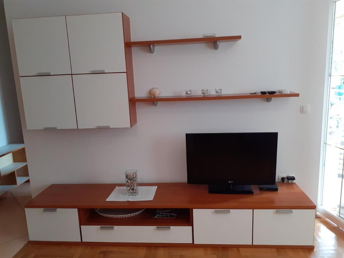 Apartment Conty On The Ground Floor Malinska Esterno foto