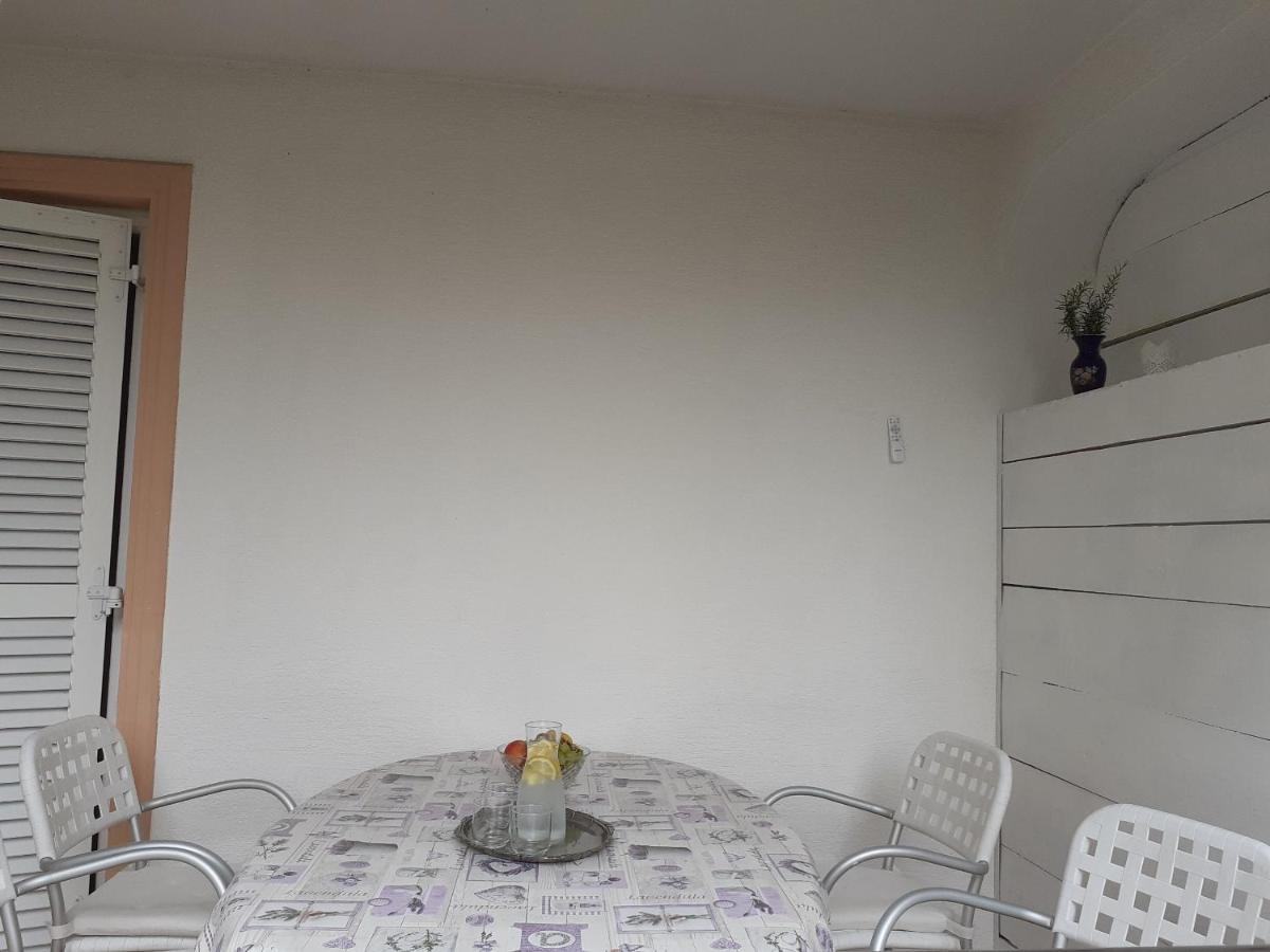 Apartment Conty On The Ground Floor Malinska Esterno foto