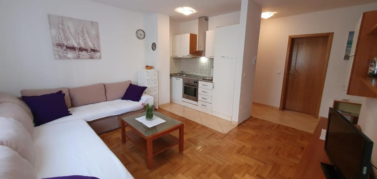 Apartment Conty On The Ground Floor Malinska Esterno foto